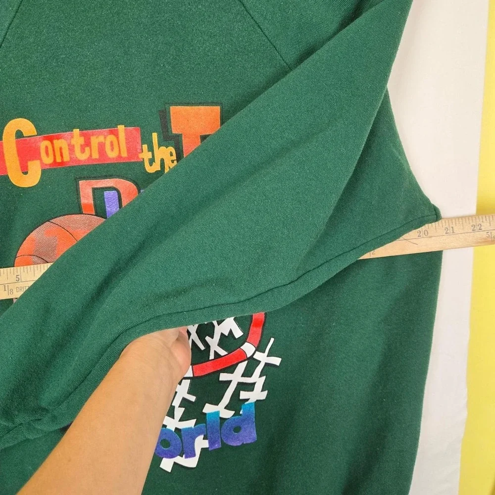Vintage green basketball crewneck sweatshirt unisex size L by Hanes - Picture 2 of 6